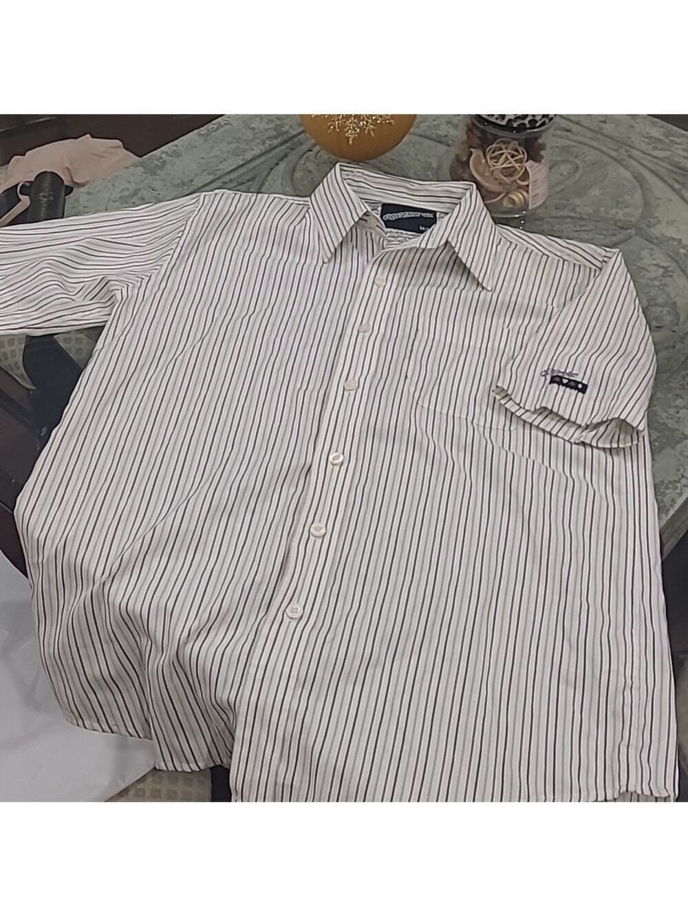 RIPZONE MEN'S MEDIUM PATERNED STRIPPED SHORT SLEEVE COLAR SHIRT WITH EMBROIDERY